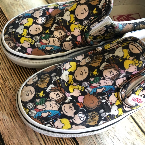 Kids Vans Peanuts Collection Classic Slip Ons - Picture 2 of 8